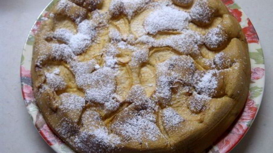 Рецепт яблочного пирога шарлотка