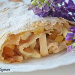 Рецепт Ленивого яблочного штруделя