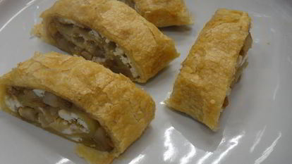 Рецепт Штруделя грушевого с творогом из слоёного теста