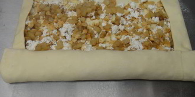 Рецепт штруделя грушевого с творогом из слоёного теста