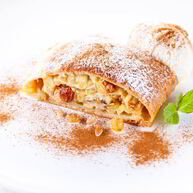 Рецепт Штруделя из слоеного теста