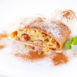 Рецепт Штруделя из слоеного теста