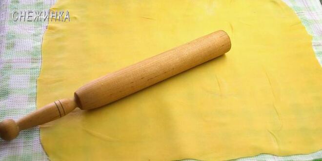 Рецепт штруделя с картофелем и грибами в сливочно-сырном соусе