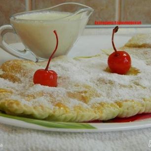 Рецепт Штруделя с вишней и ванильным соусом