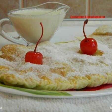 Рецепт Штруделя с вишней и ванильным соусом