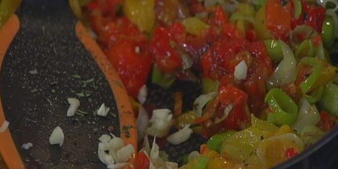 Рецепт штруделя с запеченным красным перцем и луком-пореем