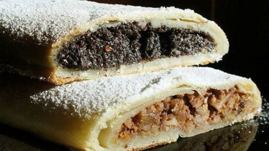 Рецепт творожного штруделя с двумя начинками