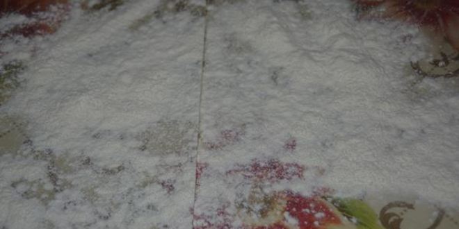 Рецепт яблочного штруделя декорированного кунжутом