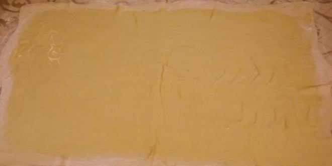 Рецепт яблочного штруделя декорированного кунжутом