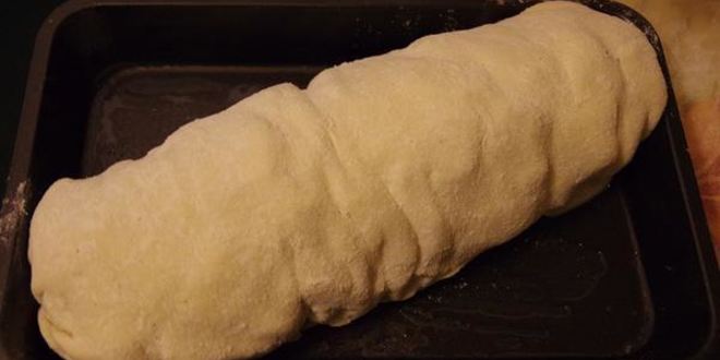 Рецепт яблочного штруделя декорированного кунжутом