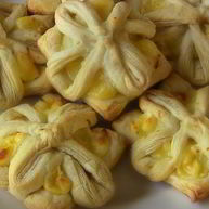 Рецепт Слоек из слоеного теста с кремом Патисьер