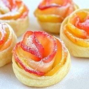 Рецепт Слоек Розочка с яблоком