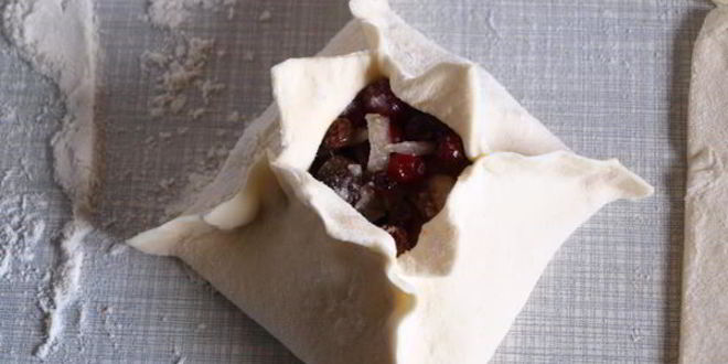 Рецепт слоек с грушей и шоколадом