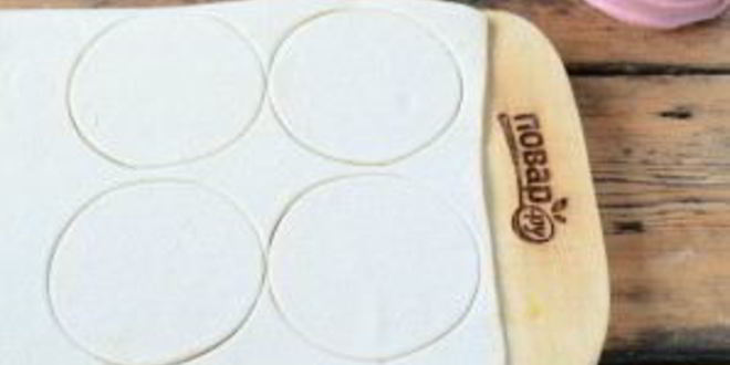 Рецепт слоек с колбасой зигзаг