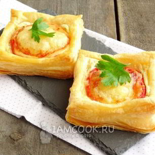 Рецепт Слоек с сырно-томатной начинкой