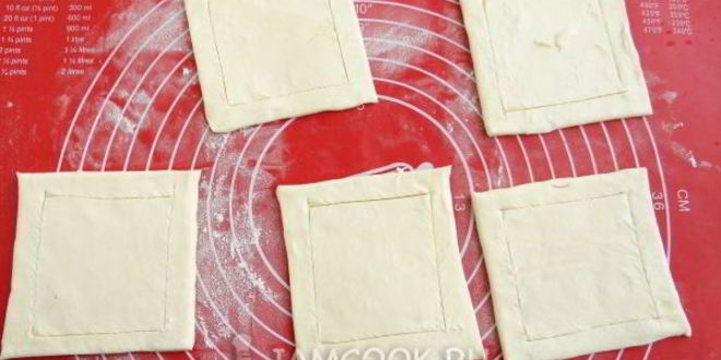 Рецепт слоек с сырно-томатной начинкой