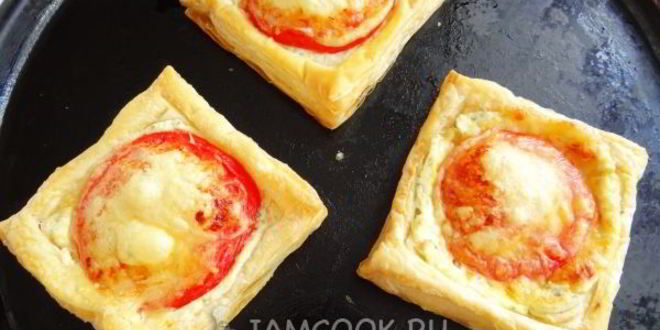Рецепт слоек с сырно-томатной начинкой