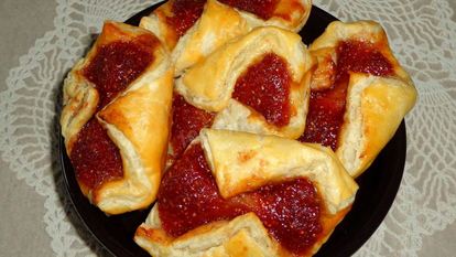 Рецепт Слоек с вареньем из слоеного теста