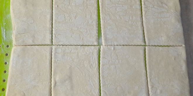 Рецепт слоек с вареньем из слоеного теста