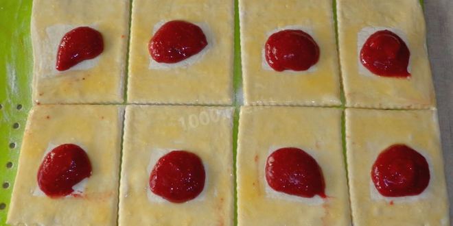 Рецепт слоек с вареньем из слоеного теста