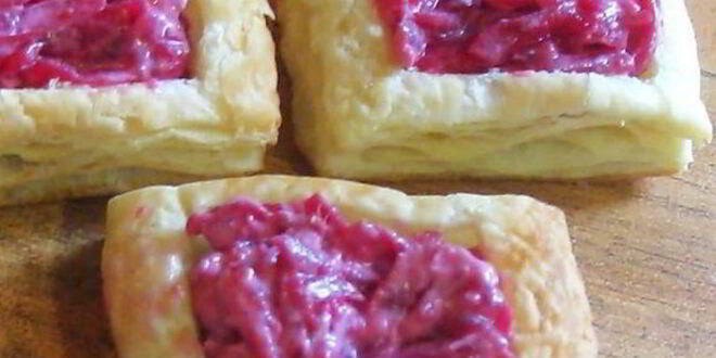 Рецепт слоек со свекольной начинкой и селедкой
