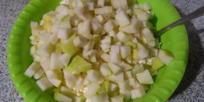 Рецепт диетических сырников с грушей