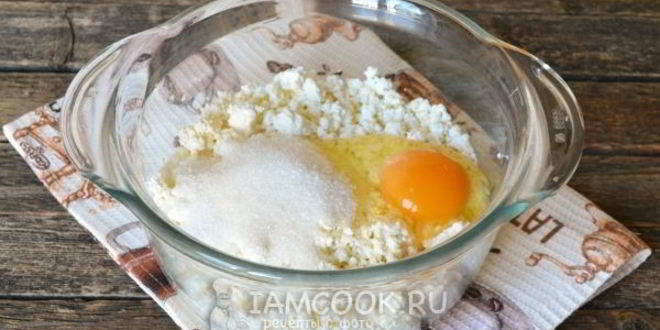 Рецепт сырников на пару с яблоком