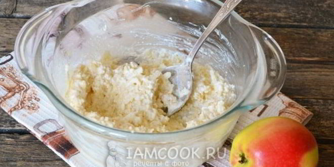 Рецепт сырников на пару с яблоком