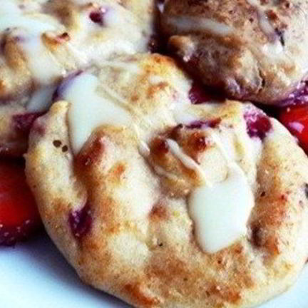 Рецепт Сырников на сгущенке с клубникой и лавандой