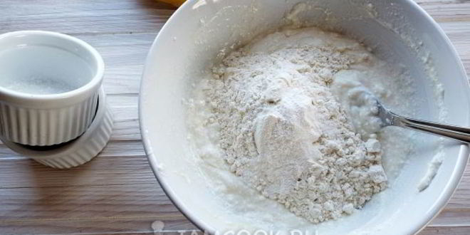 Рецепт сырников с бананом в духовке