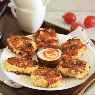 Рецепт Сырников с беконом и грибами