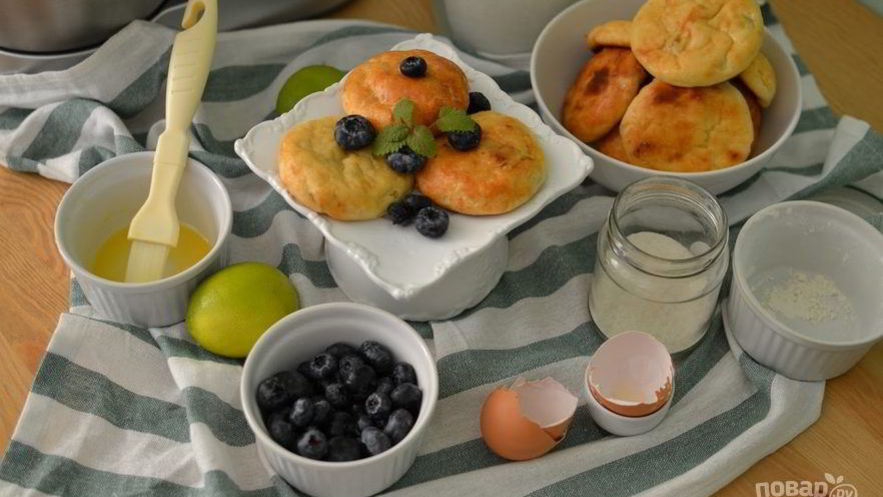 Рецепт сырников с изюмом и лимоном