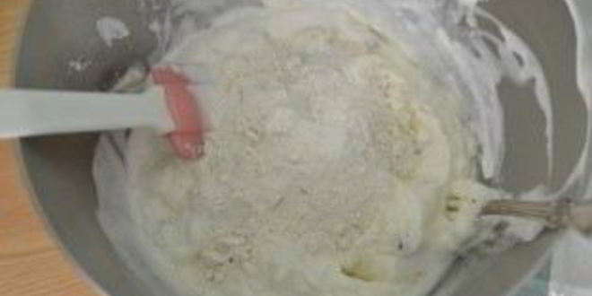 Рецепт сырников с изюмом и лимоном