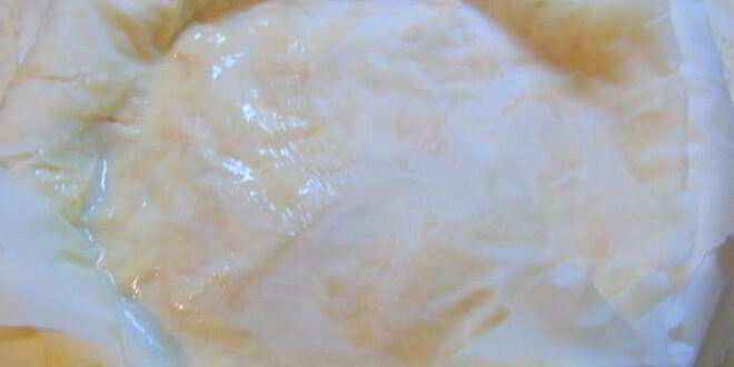 Рецепт яблочно-карамельного пирог с тестом фило