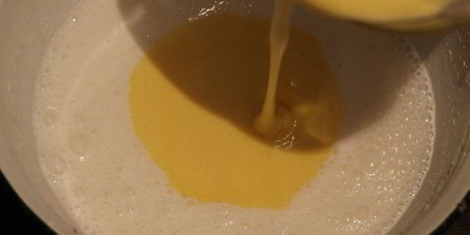 Рецепт бисквита с яблоками