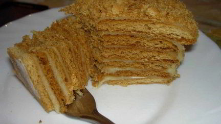 Рецепт Домашнего торта Каприз со сгущенкой