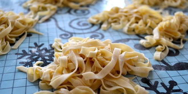 Рецепт итальянского торта из тальятелле с креветками