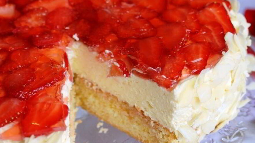 Рецепт нежного торта с маскарпоне и клубникой