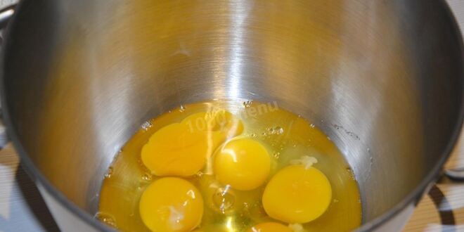 Рецепт простого бисквита в мультиварке