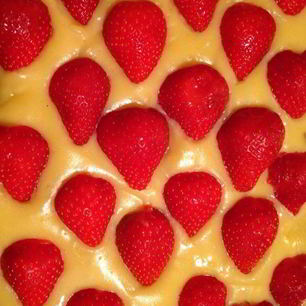 Рецепт Торта с клубникой и заварным кремом