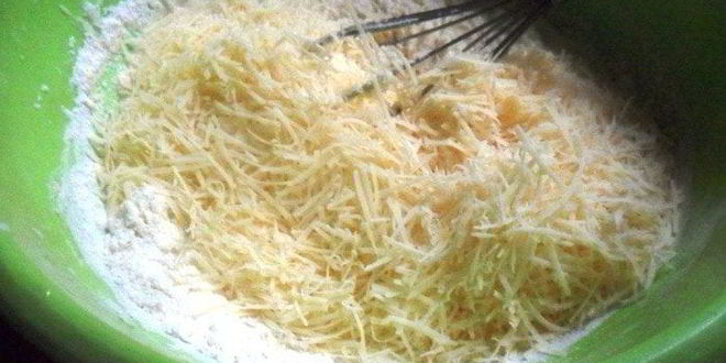 Рецепт сметанных вафель с сыром