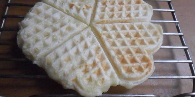 Рецепт сметанных вафель с сыром