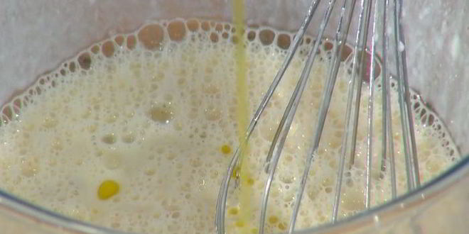 Рецепт вафель с помидорами, яйцом и грудинкой