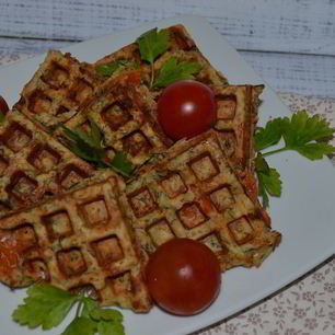 Рецепт Вафель с сыром и помидором