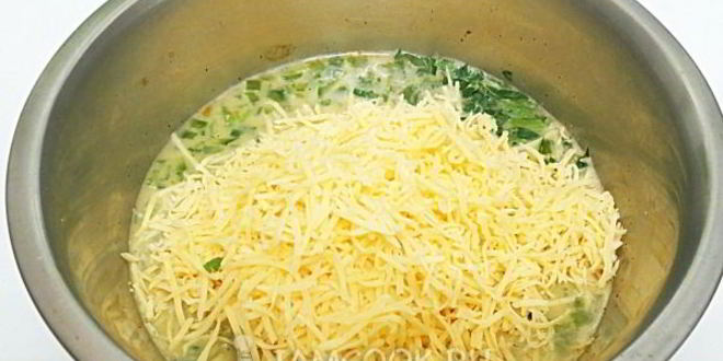 Рецепт закусочных сырных вафель с болгарским перцем и зеленью