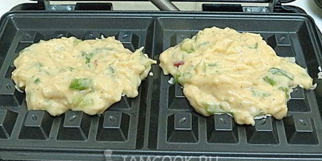 Рецепт закусочных сырных вафель с болгарским перцем и зеленью