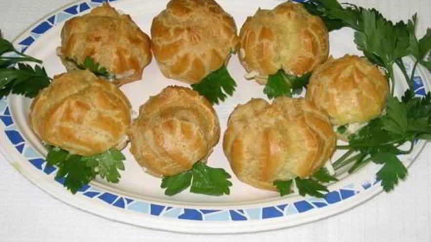 Рецепт профитролей с несладкой начинкой