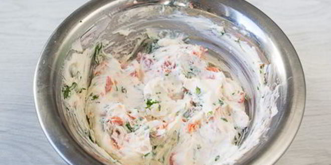 Рецепт профитролей со сливочным сыром и лососем