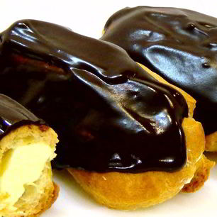 Рецепт Эклеров с шоколадной помадкой и масляным кремом