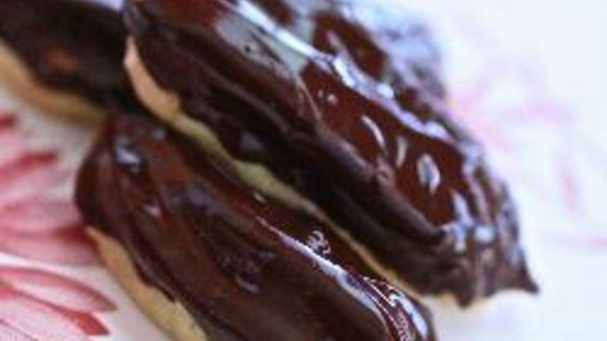 Рецепт эклеров со взбитыми сливками